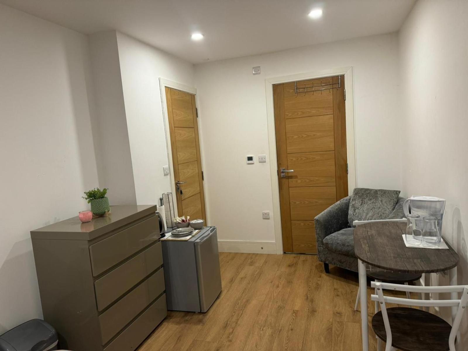 King Azim Court Apartment London Exterior photo